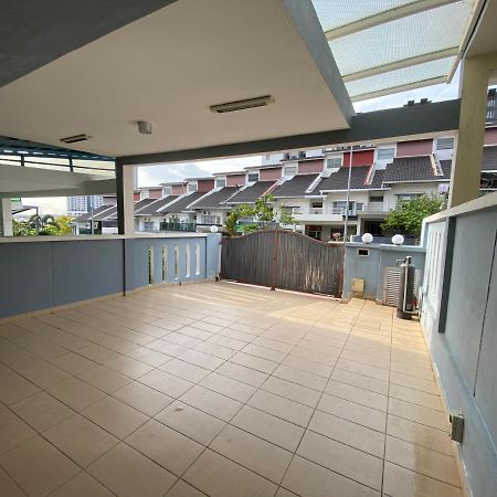 Entire Residential Home•Jia Residences Bkt Serdang沙登温暖的家 Seri Kembangan Ngoại thất bức ảnh