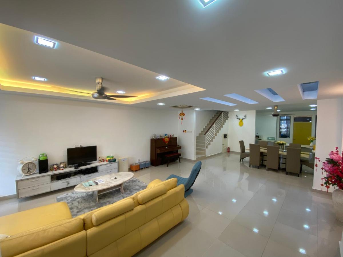 Entire Residential Home•Jia Residences Bkt Serdang沙登温暖的家 Seri Kembangan Ngoại thất bức ảnh