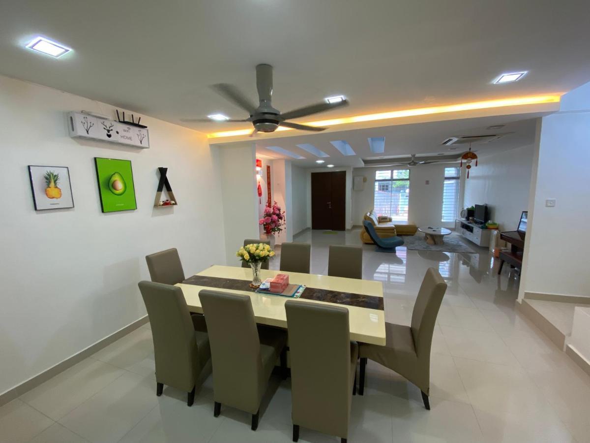 Entire Residential Home•Jia Residences Bkt Serdang沙登温暖的家 Seri Kembangan Ngoại thất bức ảnh