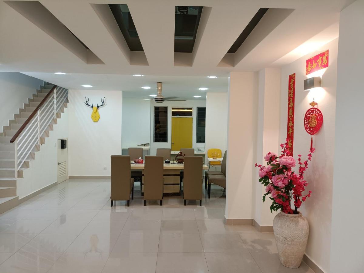 Entire Residential Home•Jia Residences Bkt Serdang沙登温暖的家 Seri Kembangan Ngoại thất bức ảnh