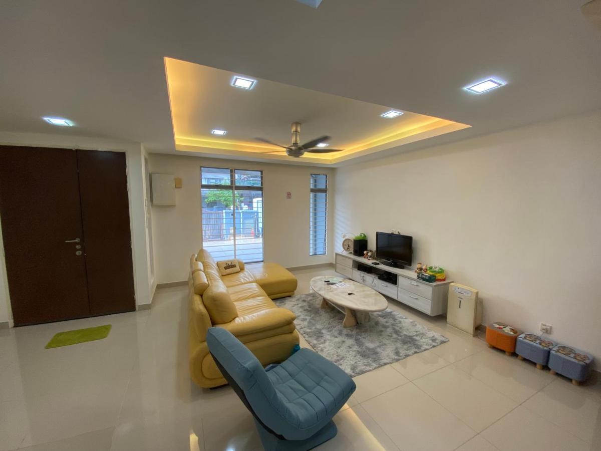 Entire Residential Home•Jia Residences Bkt Serdang沙登温暖的家 Seri Kembangan Ngoại thất bức ảnh