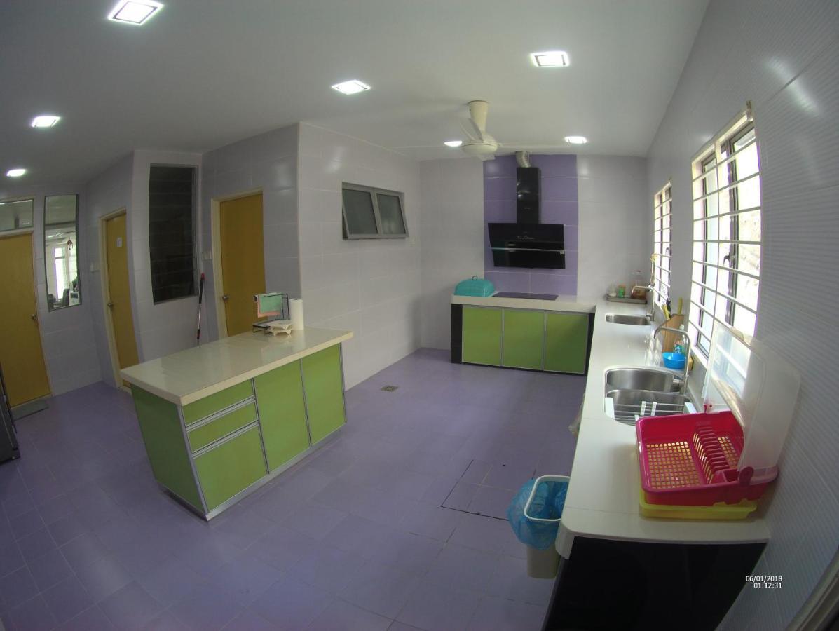 Entire Residential Home•Jia Residences Bkt Serdang沙登温暖的家 Seri Kembangan Ngoại thất bức ảnh