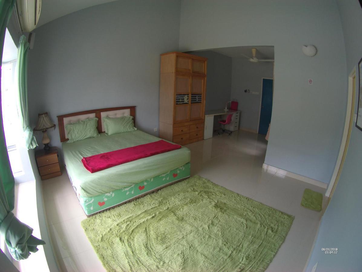 Entire Residential Home•Jia Residences Bkt Serdang沙登温暖的家 Seri Kembangan Ngoại thất bức ảnh