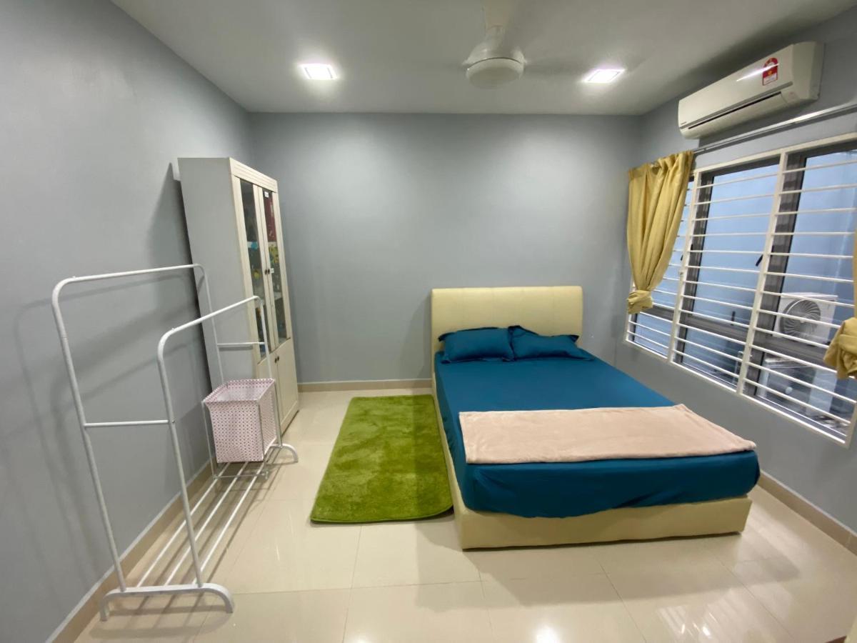 Entire Residential Home•Jia Residences Bkt Serdang沙登温暖的家 Seri Kembangan Ngoại thất bức ảnh