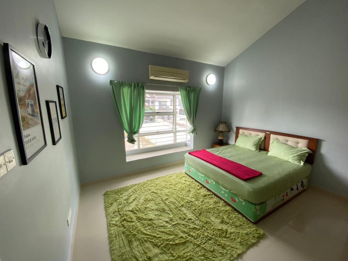 Entire Residential Home•Jia Residences Bkt Serdang沙登温暖的家 Seri Kembangan Ngoại thất bức ảnh