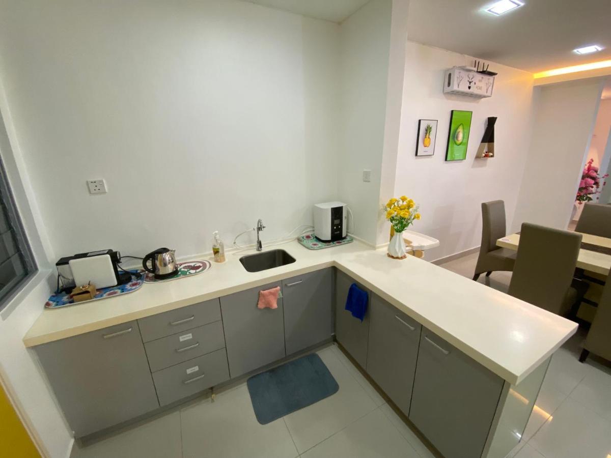 Entire Residential Home•Jia Residences Bkt Serdang沙登温暖的家 Seri Kembangan Ngoại thất bức ảnh