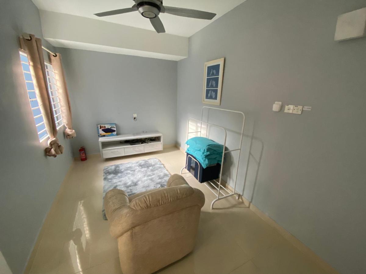 Entire Residential Home•Jia Residences Bkt Serdang沙登温暖的家 Seri Kembangan Ngoại thất bức ảnh